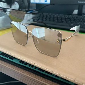 2023 diseñador de lujo gafas de sol diseñador carta para mujer para hombre gafas senior gafas para mujeres marco de anteojos vintage metal sol gla323s