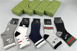 2023 Дизайнерские мужские и женские носки. Пять пар роскошных спортивных зимних сетчатых носков с буквенным принтом, хлопковые с вышивкой z3.