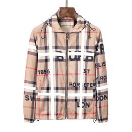 2023 Designer Heren Jas Zwart Wit Geel Bruin Gestreepte Plaid Merk Winddicht Waterdichte Hoodie Rits Trenchcoat Mannen Vrouwen Classic