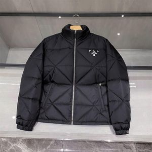 2023 Designer Hommes Down Vestes Badge brodé Femmes Vêtements d'extérieur à capuche Parkas Hiver Chaud Puffer Jacket Vêtements pour hommes