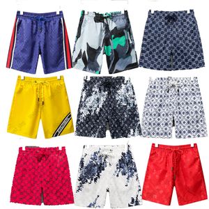 2024 Designer Mens Shorts Beach Demi-Pantalon Mince Luxe Paris Lettre Classique Patchwork Été Graffiti Imprimer Simple Casual XXXL 3XL