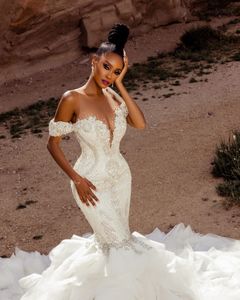 2023 Designer Mermaid Wedding Jurken Bruidjurk van de schouderbanden kristallen kralen satijnen strandruffels op maat gemaakte Vestidos de novia plus size