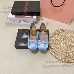 2023 Designer Miu schoenen Balletschoenen Dames BOOTSCHOENEN BOUW FLAT BODE BODE MARY JANE Comfortabel Retro -stijl Elastische band Zwart Baby Blue Princess Casual schoenen