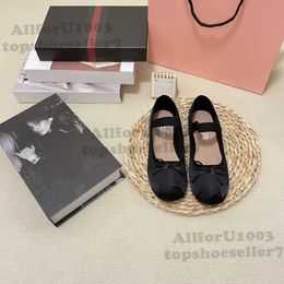 2023 Designer miu chaussures de ballet chaussures pour femmes chaussures de bateau arc à fond plat Mary Jane confortable style élastique de style rétro noir minimalisme