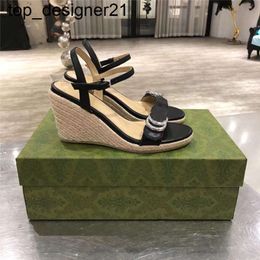 2023 designer novas sandálias femininas plataforma de corda de cânhamo salto alto fundo grosso luz fio trançado sandália aumento de férias chinelos sapatos casuais