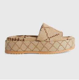 2023 Designer Sandaal Mode Dikke Zool Slipper Merk Dames Slide Sandaal Met Lnterlocking G Indoor Home Mooie Sunny Beach Man Vrouw Slippers