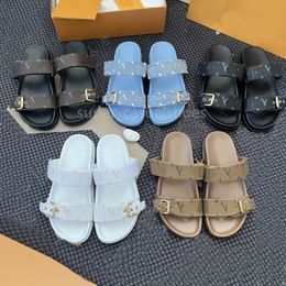 Designer Slippers Men Femmes Sandales Sandals Slides Marque Chaussures décontractées Chaussures de plage épais semelles ajustées en or Boucles d'été Pantoufle