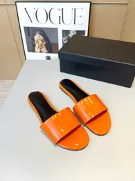 2023 Sandales de créateurs Femmes Pantoufles Hommes Diapositives Waterfront Sandale en cuir marron Femmes Talons hauts Chaussures pour hommes Boîte orange et sac à poussière 1017