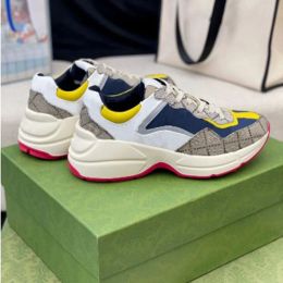 2023 Designer schoenen Rhyton Sneakers Beige Heren Trainers Vintage Luxe Chaussures Dames met doos maat 35-45 MKJ0002
