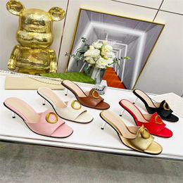 2023 Pantoufle de designer Blondie Sandale de luxe Chaussures de créateurs Femmes Chaussures à talons hauts Tongs Pantoufle Mode Diapositives en cuir véritable Chaîne en métal Sandales pour dames 7cm