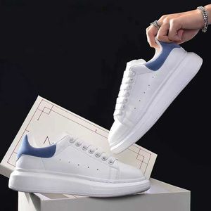 2023 Designer Sneaker Sneakers B22 Zapatos casuales con forma de placa de gran tamaño para hombres Dunks Mujeres Luxury Lace Up Fashion Platform Blanco Negro