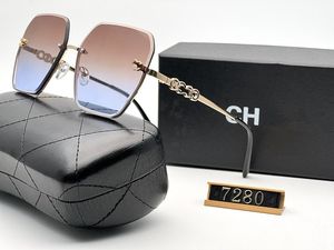 2023 Gafas de sol de diseñador para mujeres y hombres Modelo de moda Protección especial UV 400 Pata de metal Marco de doble haz Marcas al aire libre Gafas de sol de diseño 7280