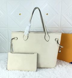 2023 Sac fourre-tout de luxe Sacs à main pour femmes de luxe Sacs à provisions de lettre de fleur en relief Sacs à main en cuir de qualité supérieure Sacs à bandoulière pour dames avec embrayage