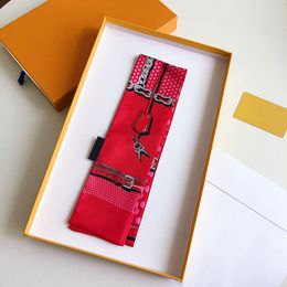 2023 Designer Womansilk Scarf Fashion lettre bandeau copie Sac à main Foulards Cravates Bundles de cheveux taille: 8 * 120