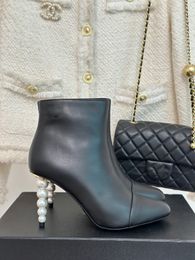 2023 Diseñador Mujeres Botas Pearl Cuero Laureate Flat Zapatos Casuales Suave Invierno Cálido Chicas Piel de oveja Blanco Zapato Negro Peluche Piel Medio Tobillo Bota 35-41