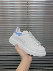 2023 Designer Damesschoenen Leer Lozere heren mode dikke zool sportschoenen witte zwarte heren dames luxe fluwelen suède casual wandelschoenen