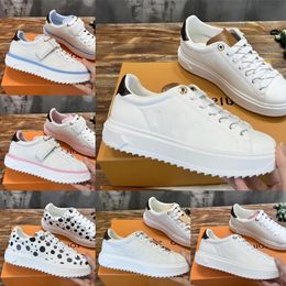 2023 Ontwerpers Casual Schoenen Vrouwen Mannen Luxe Lederen Lace-Up Sneaker Koeienhuid Modemerk Platte Loopschoenen Letters Trainers platform Outdoor Sport Sneakers