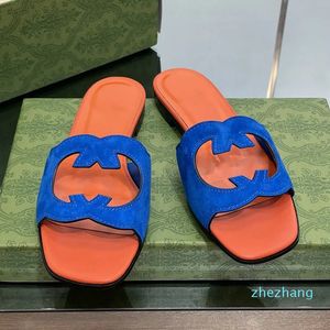 2023-Design des concepteurs coupés coupées de sandale de sandales pour femmes sandales en daim plat house glissades de plage d'été semelles caoutchouc semelle bleu orange rouge violet