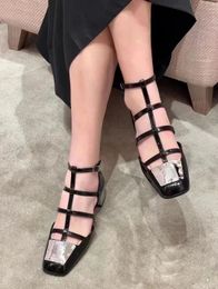 2023 Nieuwe Mary Jane-sandalen met vierkante kop en uitgehold ontwerp, mode, veelzijdige designerluxe