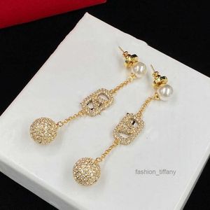 2023 Oorbellen Designer voor dames dames hartvorm Pearl Crystal Gold Double V Letter S Sier Jewelry Classic 83