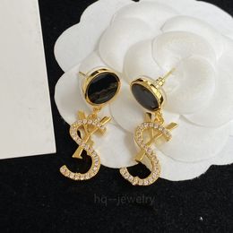2023 pendientes de diseñador para mujer semental de lujo en forma de corazón de oro perla cristal oro letra 925s joyería de plata clásica
