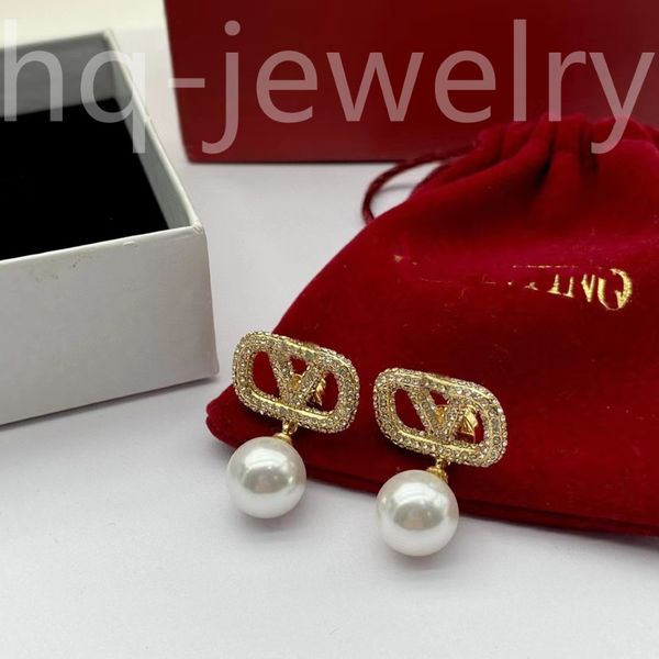 2023 Boucles d'oreilles Designer pour femmes Stud Luxury Gold Heart Shape Pearl Crystal Gol Double V Letter 925S Silver Jewelry Classic 898 322F