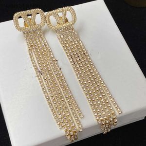 2023 oorbellen Designer Dames Goud dubbele V-vormige sieraden Classic Wedding Gift voor pasgetrouwden