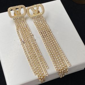2023 oorbellen Designer Dames Goud dubbele V-vormige sieraden Classic Wedding Gift voor pasgetrouwden 2024