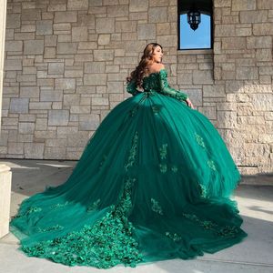 2023 vert émeraude robes de Quinceanera hors de l'épaule manches longues robe de bal fleurs florales appliques dentelle perles de cristal corset pour Sweet 15 filles tenue de fête