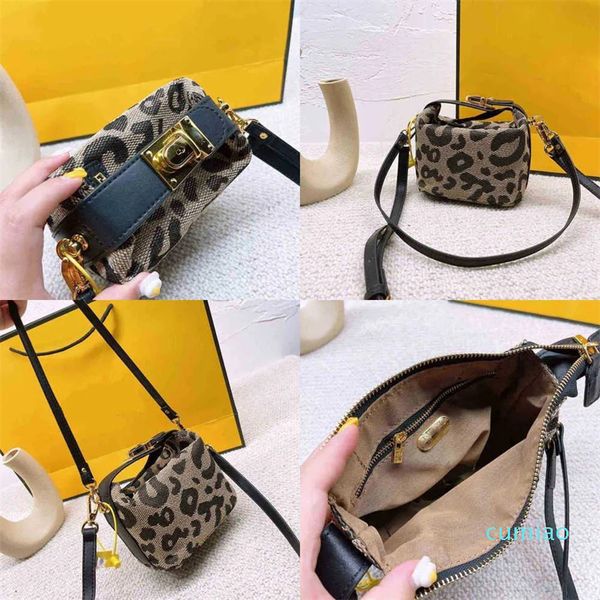 2023-Bolsos de noche Cross Body Shoulder Mini Wallet Moda Colocación Monederos Brand Designer Bolsos Crossbody Snake Print Lunch Clutch