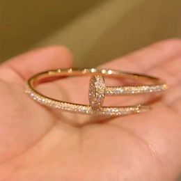 2023 pulsera explosiva Pulsera de diamantes de 18k con anillo liso de diamantes Color oro rosa simple Regalo de uñas doradas Pulsera de estrella del cielo