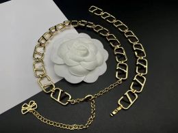 2023 Exquisito collar con colgante de cadena de lujo internacional, pulsera, joyería chapada en oro de 18k para mujer, regalo seleccionado