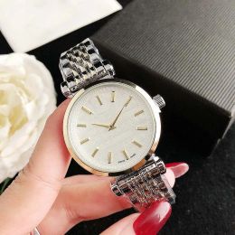 2023 modemerk horloges vrouwen meisje hoofdstijl metalen stalen band quartz polshorloge groothandel gratis verzending cadeau dameshorloge