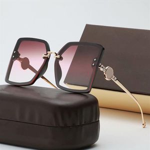 2023 Gafas de sol de mariposa de moda para mujeres Protección ultravioleta de metal vintage Gafas de sol de diseñador sin bordes Decoraciones navideñas