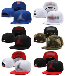 2023 Fashion cap Designer basketbal hoeden Casquette caps luxe borduurpet verstelbare paar hoed achter letter effen kleur cap b1