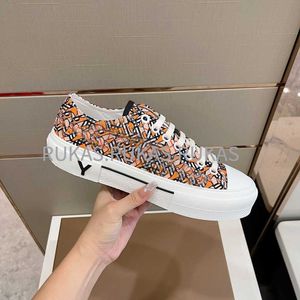 2023 Fashion Casual Chaussures Round Sneakers Talons à lacets Flats Talons plats Retro Graffiti Small White Chaussures Fashion Luxury Le cuir assorti des chaussures