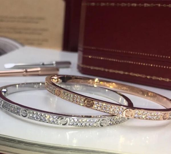 2023 Bracelet de créateur de mode pour hommes Femmes Full Diamond Gold Letters Bracelets Cadeaux Femmes Luxury Love Bracelets Jewelry AAA