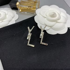 2023-Boucles d'oreilles de créateurs de mode pour femmes bijoux lettre d'or boucle d'oreille femmes designers cerceaux fête de mariage boucles d'oreilles pendentifs Heanpok 2022