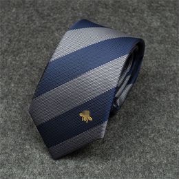 2023 Créateur de mode Hommes Cravates en soie Kinny Slim Narrow Polka Lettre en pointillé Jacquard Cravates tissées à la main dans de nombreux styles avec boîte 8881s