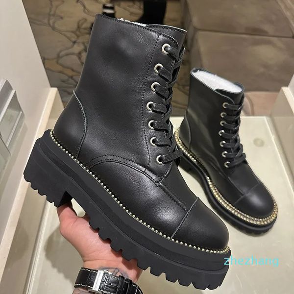 2023-Diseñador de moda Botas de invierno para mujer Botas de combate con plataforma de cuero negro Moda con cordones negros Zapatos de un solo cuerpo Suela de tobillo para motocicleta al aire libre35-41