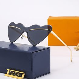 2023 Mode Lunettes de soleil dégradées Femmes Marque Design Vintage Pilote Rétro Shades Coupe Lentille Dégradé Amour Coeur Lunettes de soleil Femme UV400