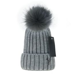 2023 Marca de diseñador de sombrero de moda Equipo al aire libre de invierno Beanie Fashion Fashion Hats Cabalero engrosado Y03