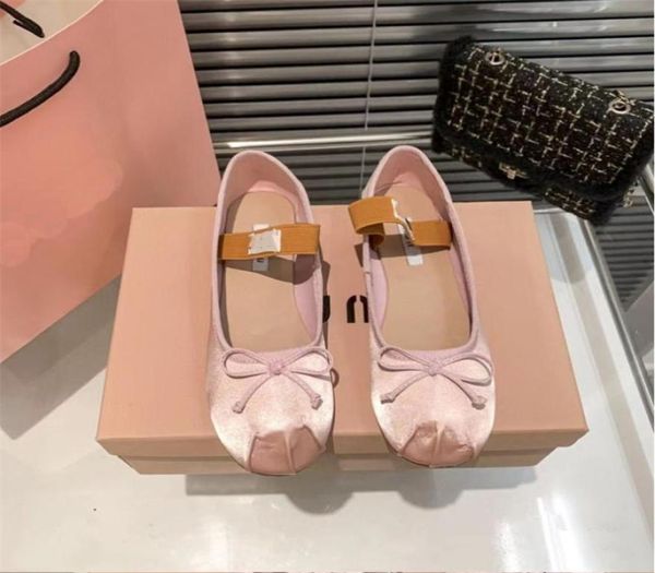 2023 Fashion Luxury Designer Robe Chaussures Femmes Pink Ballet Chaussures Femme039 Bow Shoes French Satin Flat Chaussures Mary Jane Flat Sho6645973