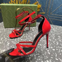 2023 Sandales classiques pour femmes Chaussures de créateurs de luxe Sexy pointues en cuir noir rouge robe en bas pour femmes 10cm 8cm bride à la cheville chaussures de fête de mariage taille 35-42