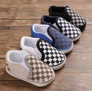 2023 First Walkers Babyschoenen Klassiek geruite Toddler First Walker Pasgeboren Baby Boy Girl Shoes Soft Sole Cotton Casual Sports Infant Crib Shoes