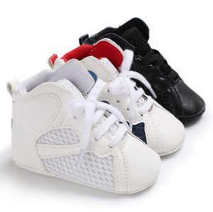 2023 Eerste wandelaars pasgeboren schoenen klassieke baby zachte zolen antislip baby voor jongens sneakers wieg Bebe