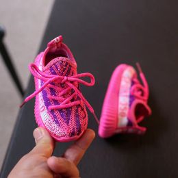 2023 eerste wandelaars lente babyschoenen jongen meisje ademende mesh peuter schoenen mode baby sneakers zachte comfortabele kinderschoenen
