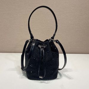 2023 Volledige hemel mini -emmertas Satijnen handtas Sparkling geïmporteerde Crystal Fashion Women's Shoulder Bag Trendy Crossbody Bag
