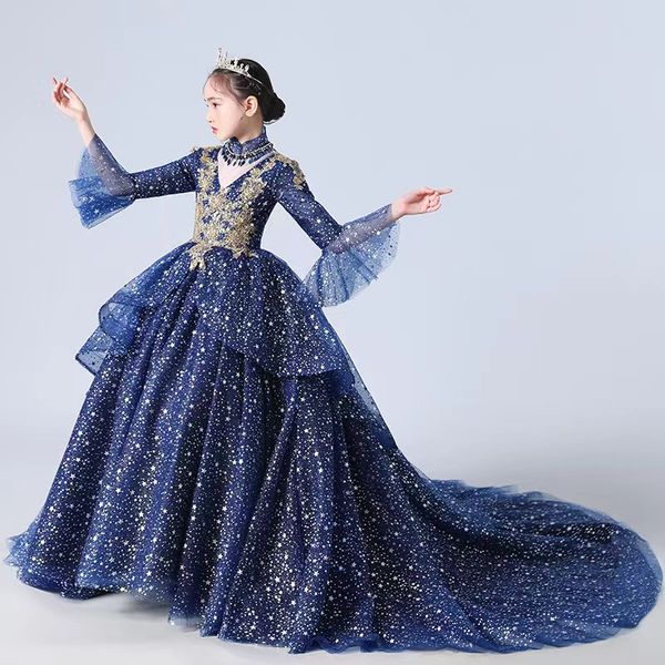 2023 Robes de fille de fleur bleu or bijou cou robe de bal dentelle appliques perles manches longues enfants filles robe de concours balayage train robes d'anniversaire