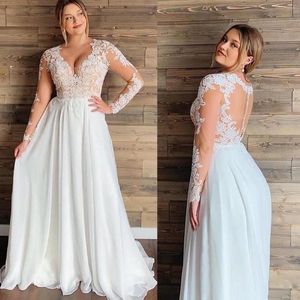 2023 Robes de mariée de plage magnifiques robe de mariée manches longues en mousseline de soie perlée longueur de plancher illusion dos volants plus taille sur mesure vestido de novia